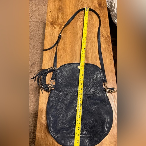 Michael Kors medium Bedford tassel purse - Picture 3 of 13